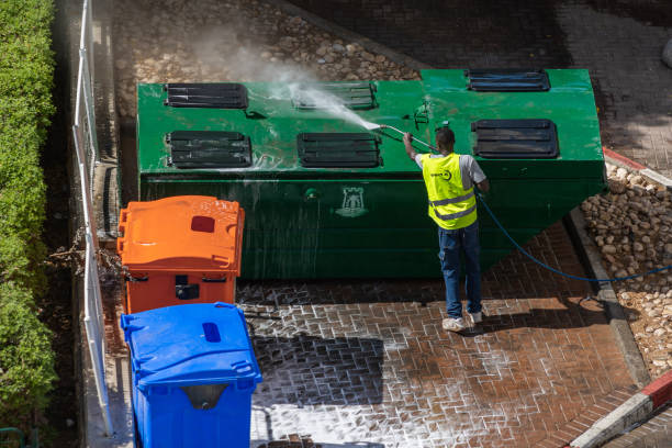 Best Garage Pressure Washing  in Loyola, CA